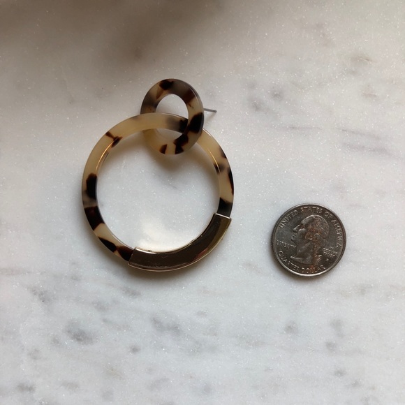 NWOT!! The Cora Double Hoop Earring - Picture 3 of 5